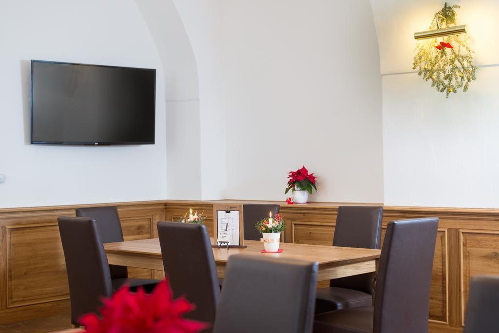 Zamek Dukovany Hotel Екстериор снимка